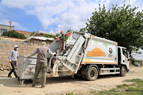 Tertemiz bir Ergani için Temizlik İşleri Müdürlüğü ekiplerimiz, ilçemiz genelinde çöp toplama çalışmalarına aralıksız devam ediyor